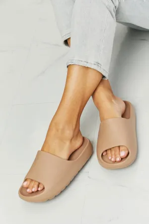 Nook Joi beige comfort slides